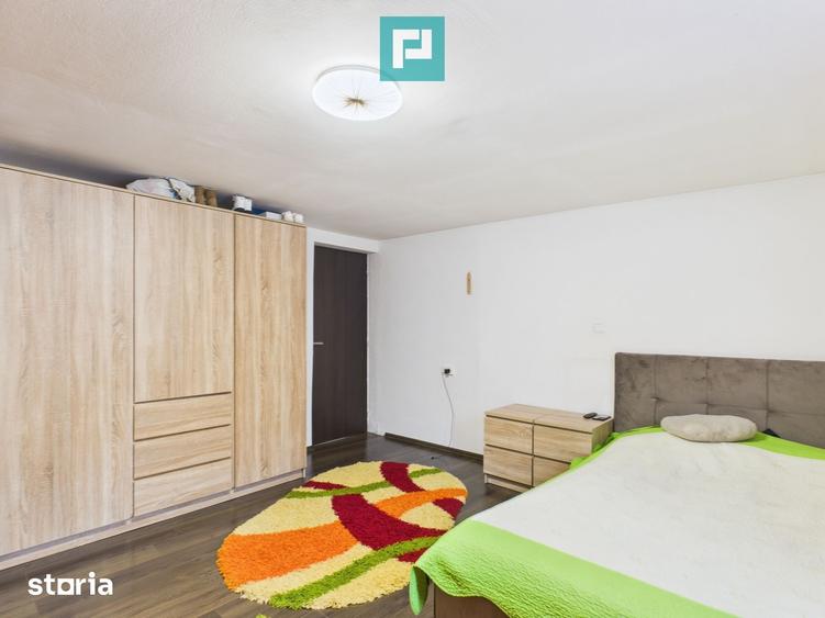 Casă cu 5 camere cu Teren 742 Mp în Central