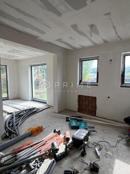 Duplex cu 4 camere cu Canalizare în Livezeni