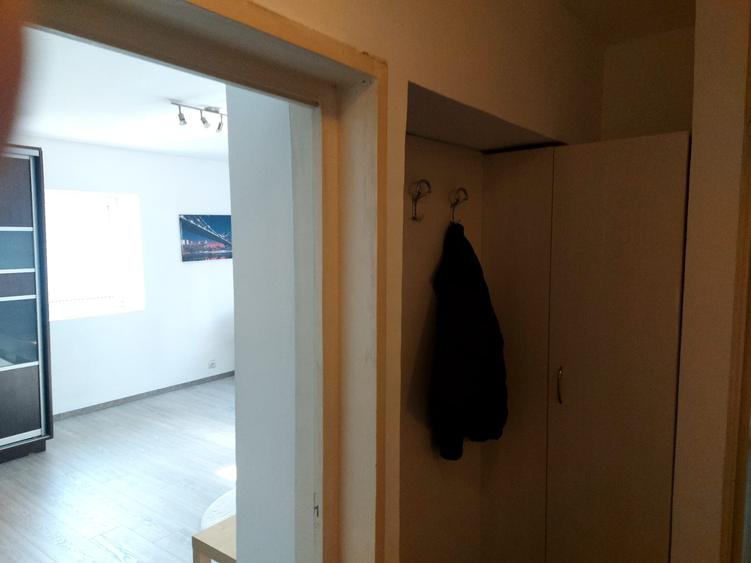 Garsonieră decomandată, mobilată în P-ța Unirii