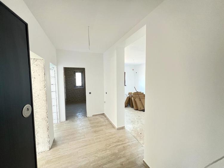 Apartament cu 2 camere decomandat în Sânpetru