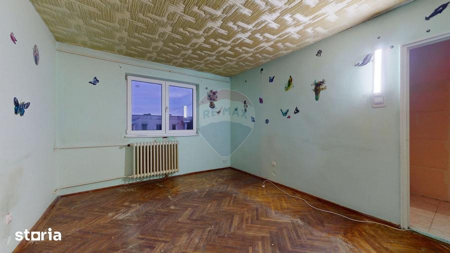 Apartament cu 3 camere semidecomandat în Electroprecizia