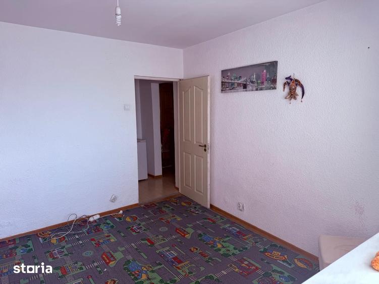 Apartament cu 3 camere decomandat în Burdujeni