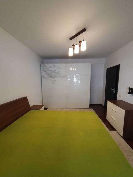 Apartament cu 2 camere decomandat în Roșu