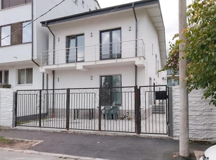 Casă cu 4 camere cu Canalizare în Dămăroaia