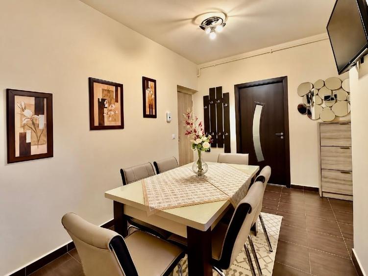 Apartament cu 2 camere decomandat în Central
