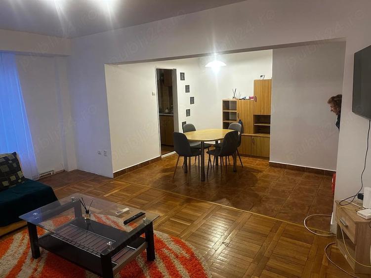 Apartament cu 3 camere decomandat în Port