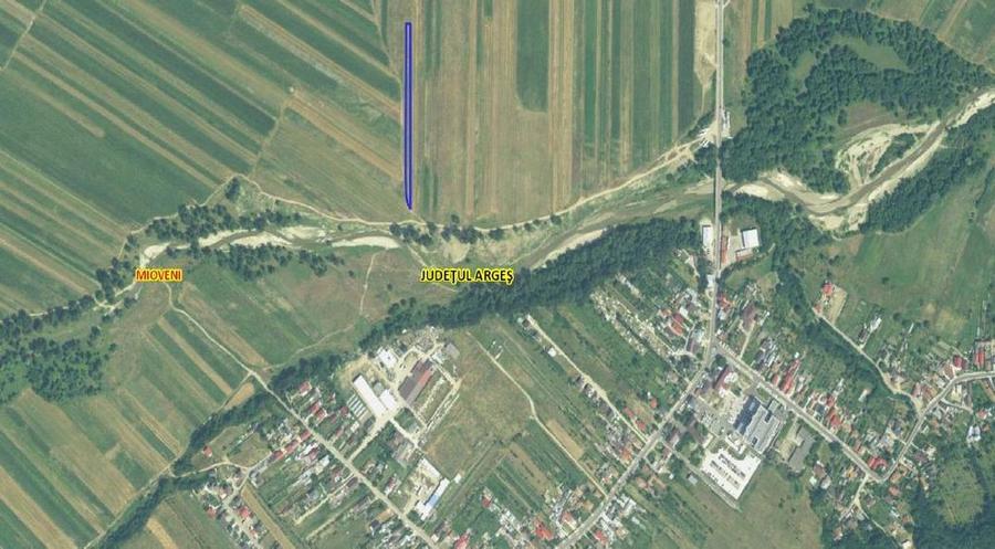 Teren de 1960 mp, în Central