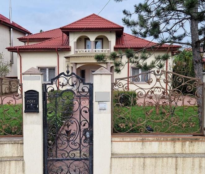 Casă individuală cu 6 camere cu Teren 934 Mp în Otopeni