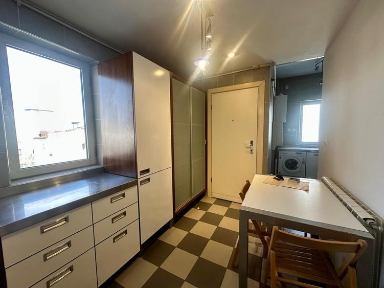 Apartament cu 3 camere decomandat, mobilat în Aviatorilor