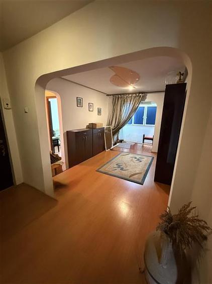 Apartament cu 4 camere decomandat în Inel II