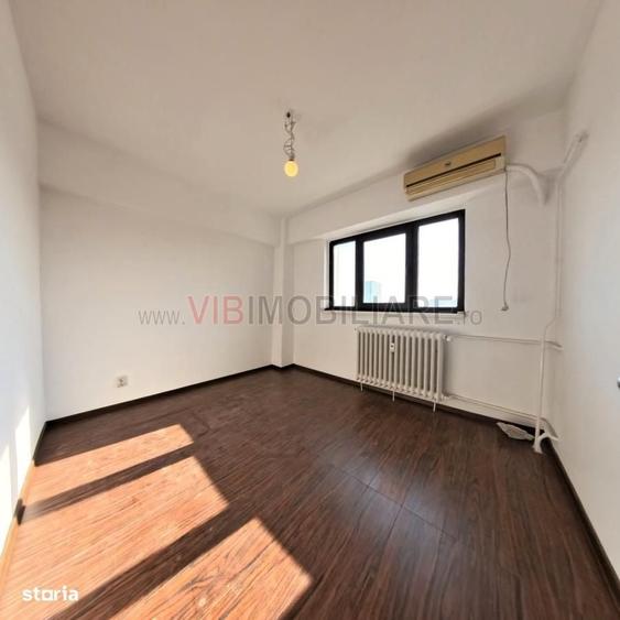 Apartament cu 4 camere decomandat în Amzei