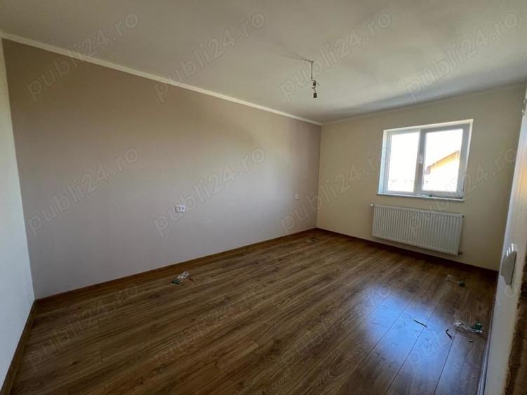 Casă cu 5 camere în Giarmata