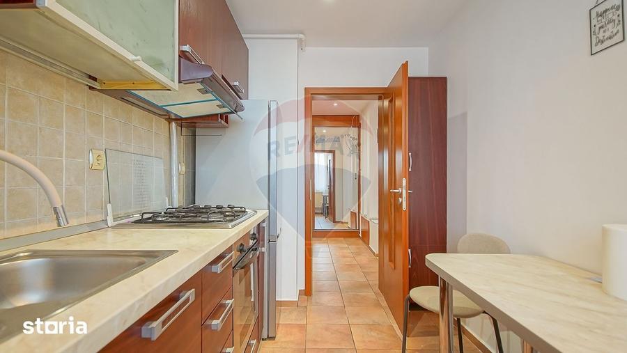Apartament cu 2 camere semidecomandat, mobilat în Vlahuță