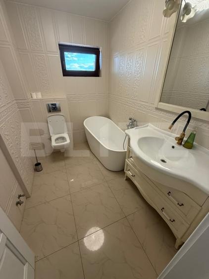 Apartament cu 3 camere decomandat, mobilat în Sud