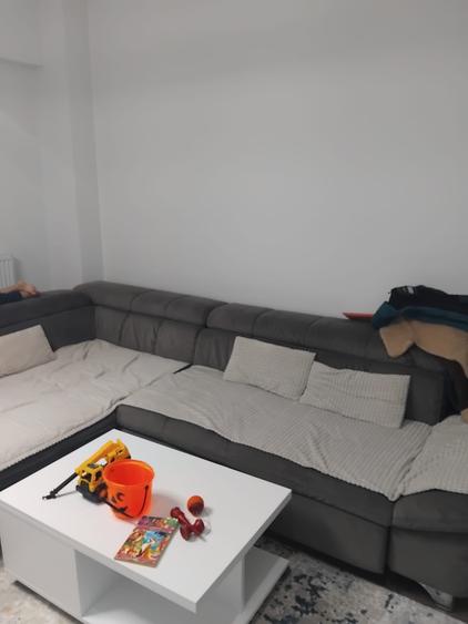 Apartament cu 3 camere decomandat în Energia