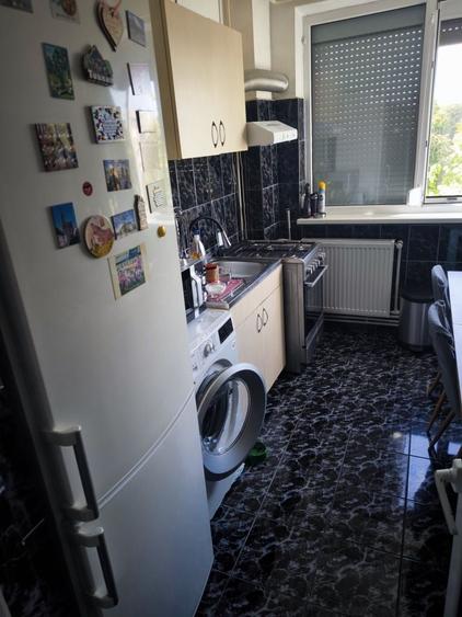 Apartament cu 3 camere semidecomandat în Hipodrom