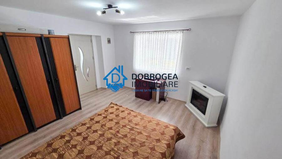 Casă cu 3 camere cu Teren 2000 Mp în Păcii