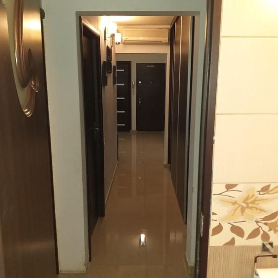 Apartament cu 3 camere decomandat în Rahova
