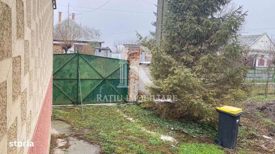 Casă cu 4 camere în Santăul Mare