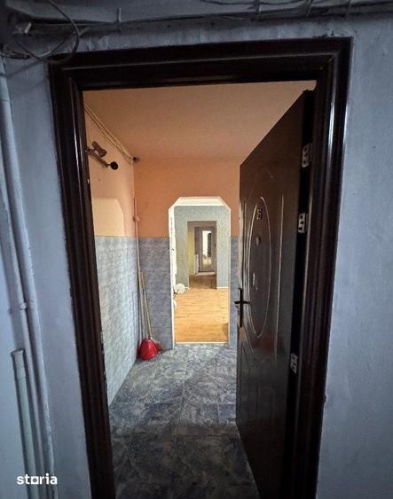 Apartament cu 3 camere semidecomandat în Central