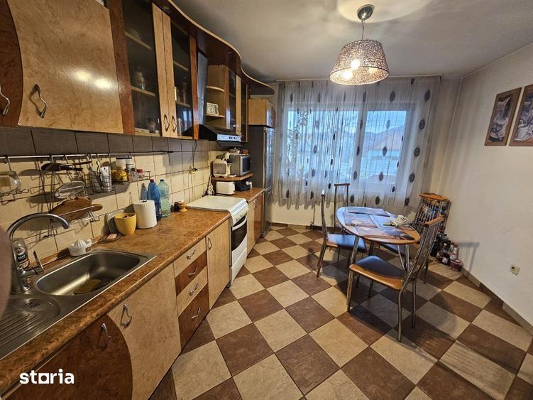 Casă cu 5 camere cu Teren 650 Mp în Curtea de Argeș