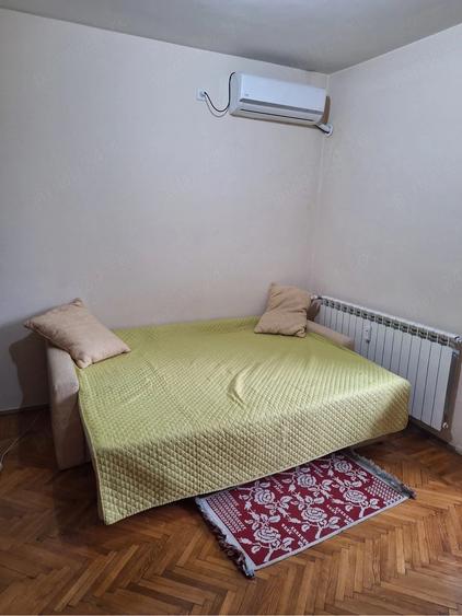 Garsonieră decomandată în Baba Novac
