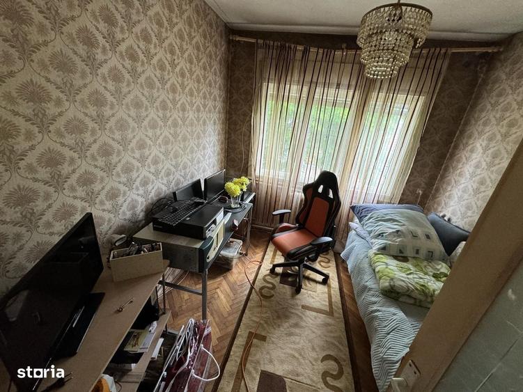 Casă cu 4 camere decomandat cu Teren 100 Mp în 14 Mai