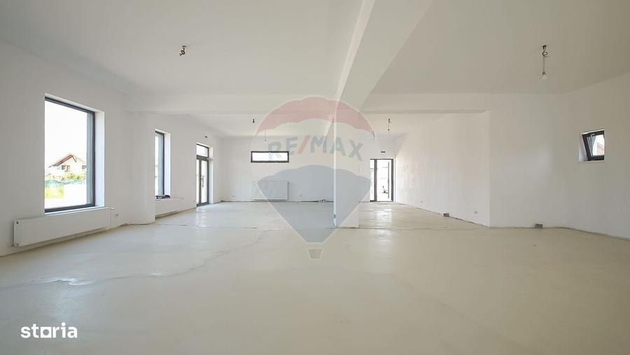 Spațiu comercial, de 320 mp, în Hărmanului