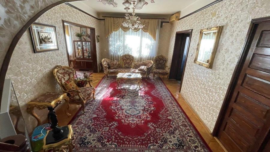 Casă individuală cu 6 camere cu Canalizare în Polonă