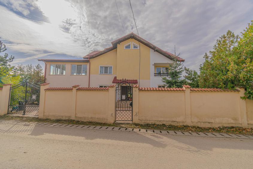 Casă cu 6 camere cu Canalizare în Corbeanca