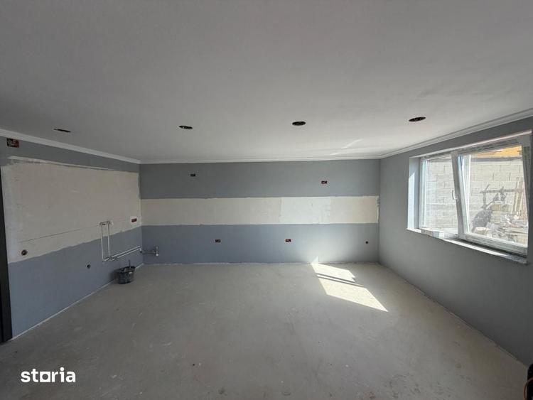 Casă cu 3 camere cu Teren 274 Mp în Zăvoi