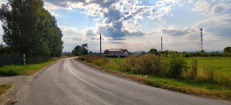 Teren Construcții intravilan de 3200 mp, în Teliu