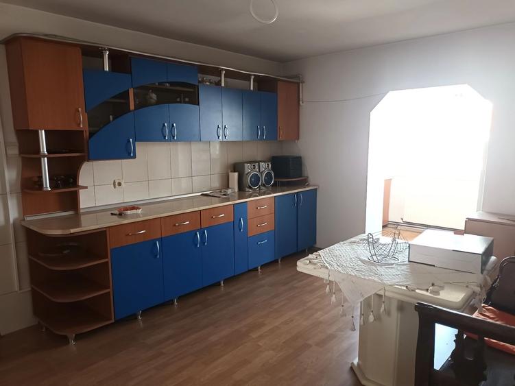 Inchiriez apartament 2 camere - 1