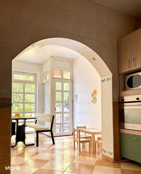 Casă cu 6 camere cu Teren 371.59 Mp în Dămăroaia