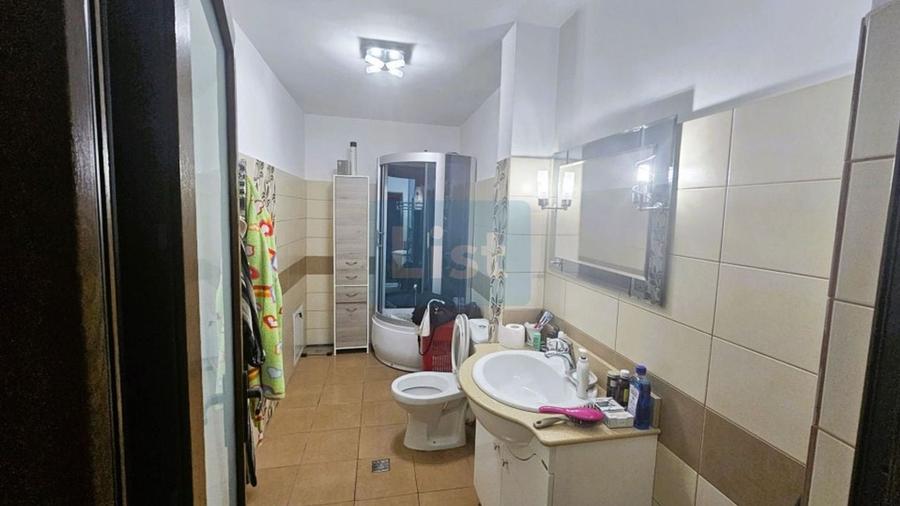 Casă cu 4 camere cu Canalizare în Central