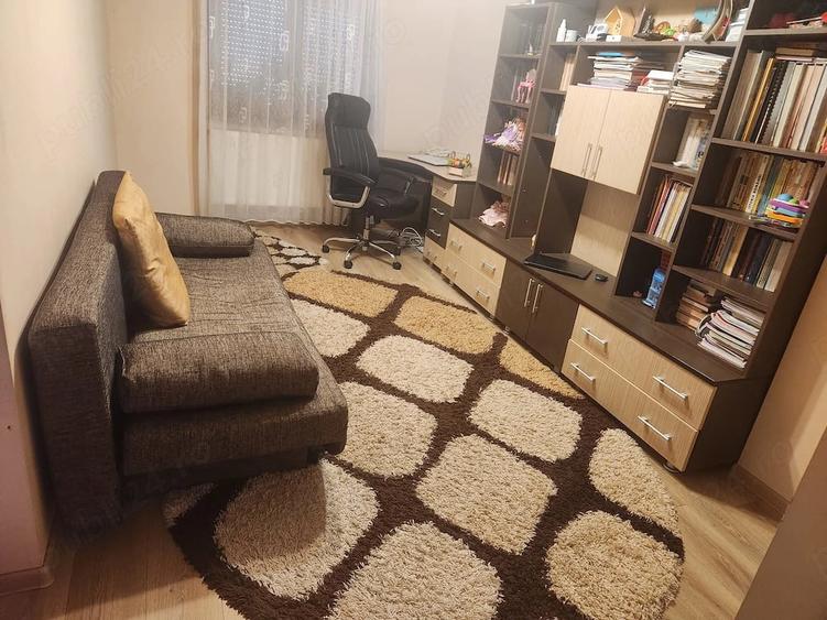 Apartament cu 3 camere decomandat în Vest