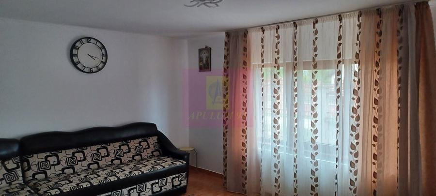 Casă individuală cu 4 camere cu Canalizare în Săbăreni