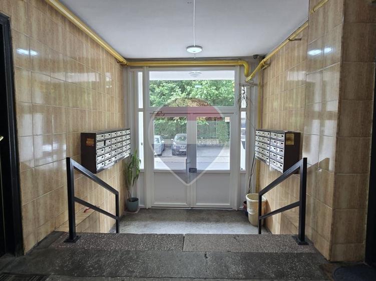 Apartament cu 2 camere semidecomandat în Crângași