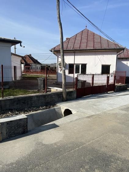 Spațiu comercial, de 90 mp, în Domnești