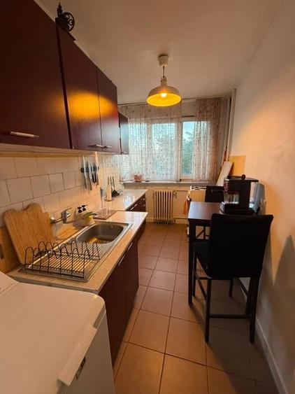 Apartament cu 3 camere decomandat, mobilat în Universitate