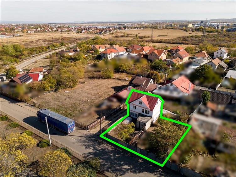 Casă cu 5 camere cu Teren 365 Mp în Seleuș