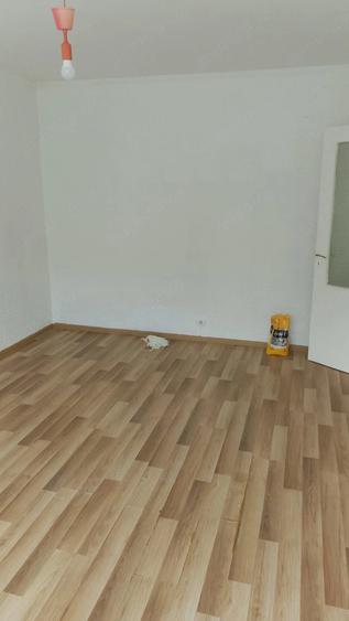 Apartament cu 2 camere decomandat în Drumul Taberei
