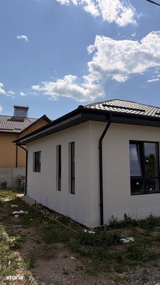 Casă cu 3 camere cu Teren 300 Mp în Central