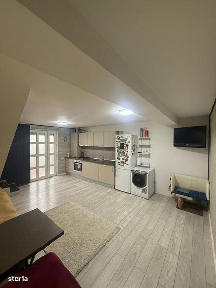 Casă cu 4 camere cu Teren 30 Mp în Dobroești
