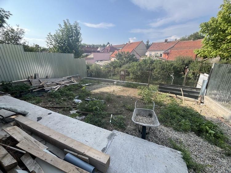 Casă cu 4 camere în Central