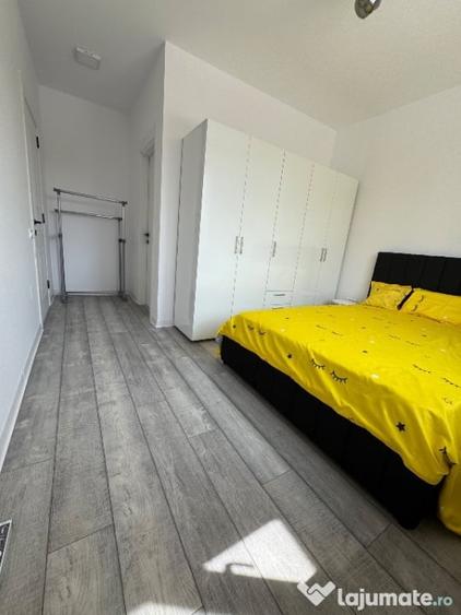 Apartament cu 3 camere decomandat, mobilat în Metalurgiei