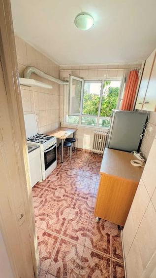 Apartament cu 2 camere decomandat în Titan