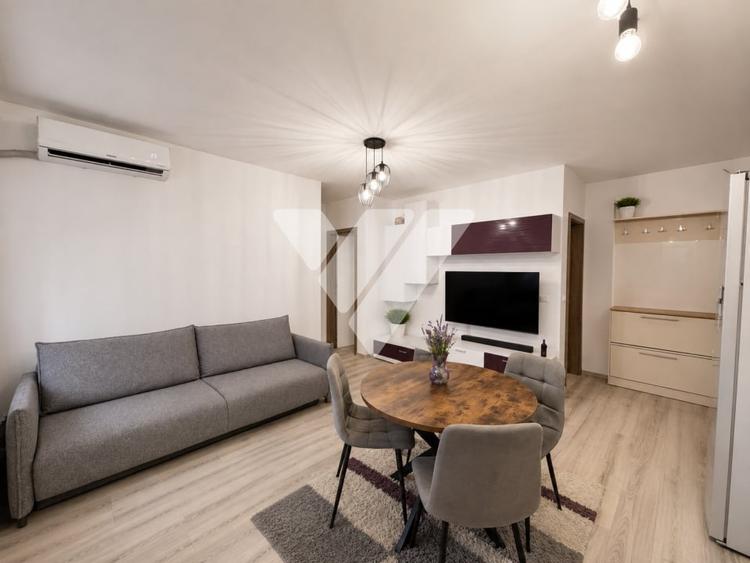 Apartament cu 3 camere semidecomandat, mobilat în Turnișor