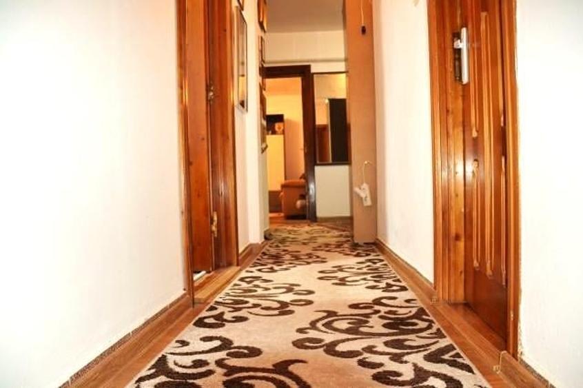 Apartament cu 3 camere decomandat în Micro 4