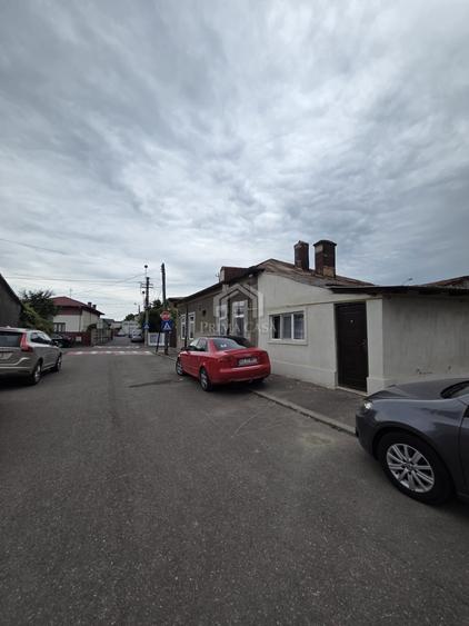 Casă cu 3 camere cu Canalizare în Central